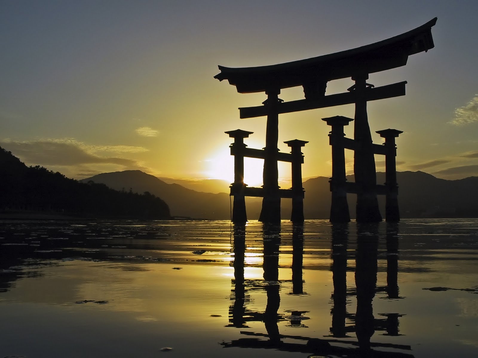 ATLAS TOUR BLOG2 TriiGateway at the entrance to a Shinto shrine